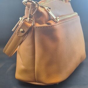 NWOT Firenze Chic Tan Leather Shoulder Bag